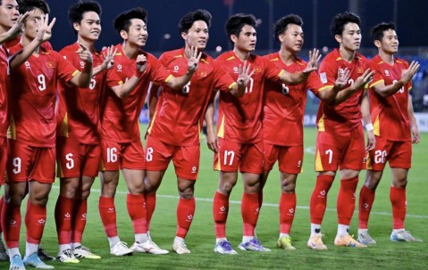 世界杯高清赛事观看-喜提30亿越南盾！越南队6战5胜+只输中国队 连续2场染红缔造耻辱