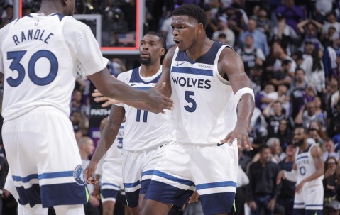 世界杯比赛直播地址-三节砍19+12，但罚球9中3！火箭队申京手感冰凉！基本功该练了