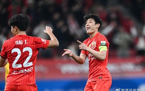 世界杯直播软件官网-武磊替补不到8分钟双响 上海海港4-1青岛西海岸 郑智执教遭两连败|青岛市|梅米舍维奇|穆斯卡特|李帅|中超_新浪体育_新浪新闻